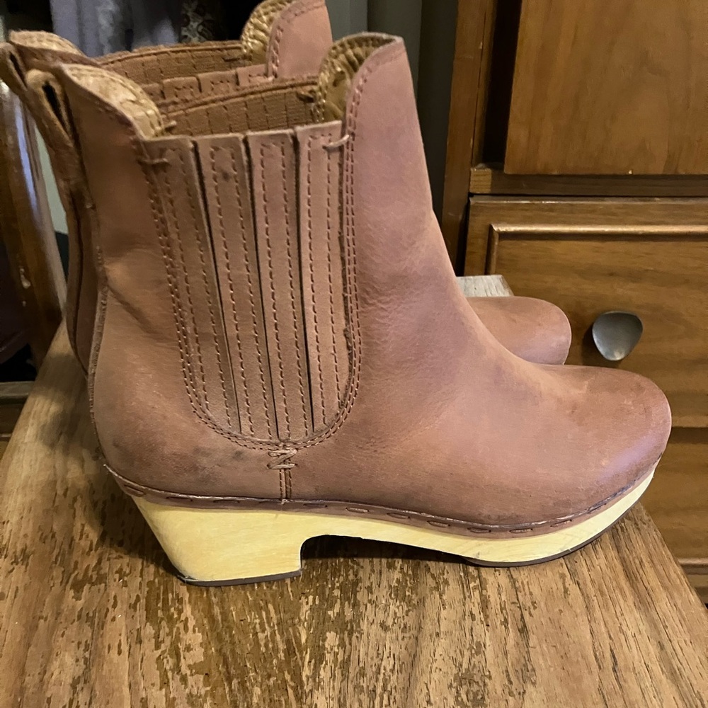 Women's Tan Leather Ankle Boots